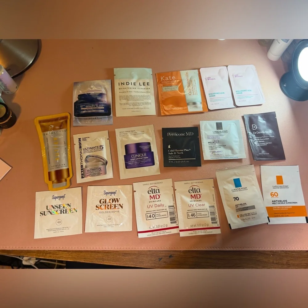 Deluxe/High End Brands: 114 Item Beauty/Skin/Hair Sample Assortment - Picture 10 of 13